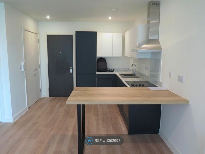 2 Bedroom Flat To Rent In New Kings Head Yard, Salford, M3