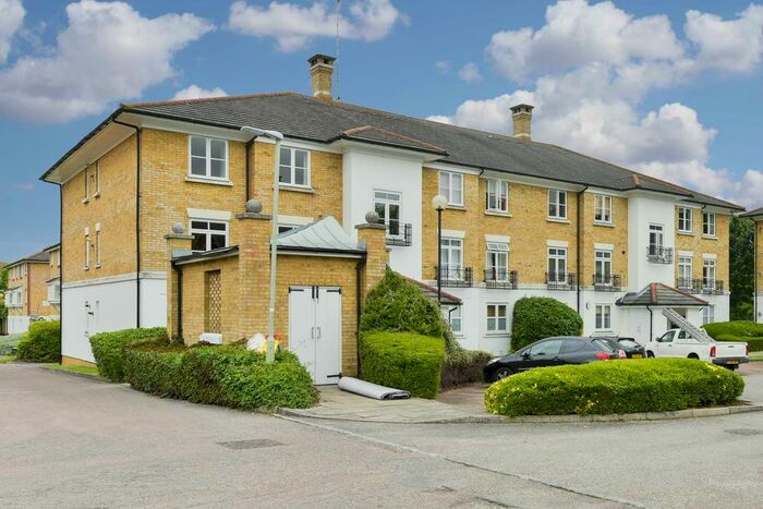 1 Bedroom Flat To Rent In Kingswood Drive, Belmont SM2