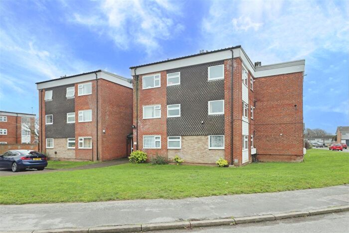 1 Bedroom Flat For Sale In Dutton Way, Iver, SL0