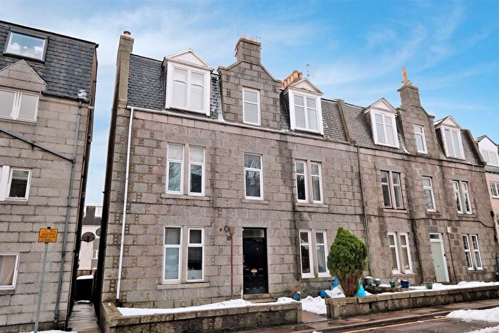 1 Bedroom Flat For Sale In C, Claremont Street, Aberdeen, AB10