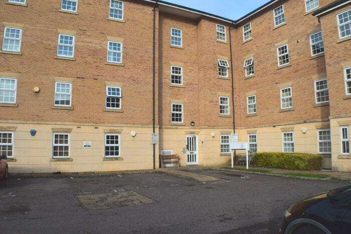 2 Bedroom Flat To Rent In Johnson Court, Southbridge, Northampton, NN4