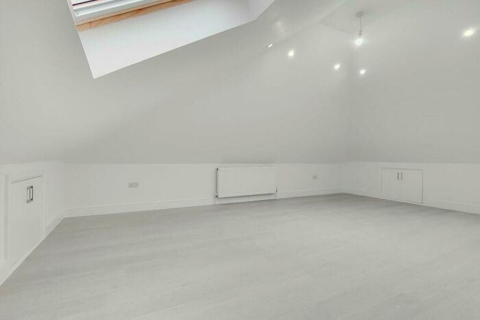 4 Bedroom House To Rent In Carefree Close, Romford, RM5