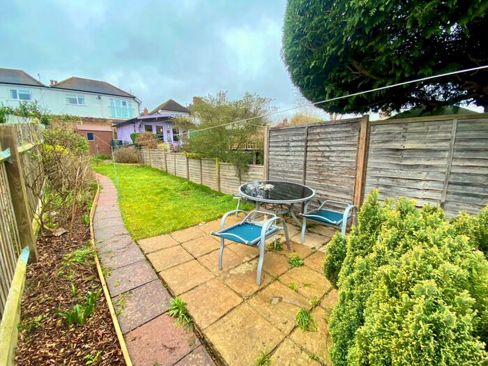 2 Bedroom Terraced House To Rent In Ludlow Road, Guildford, GU2