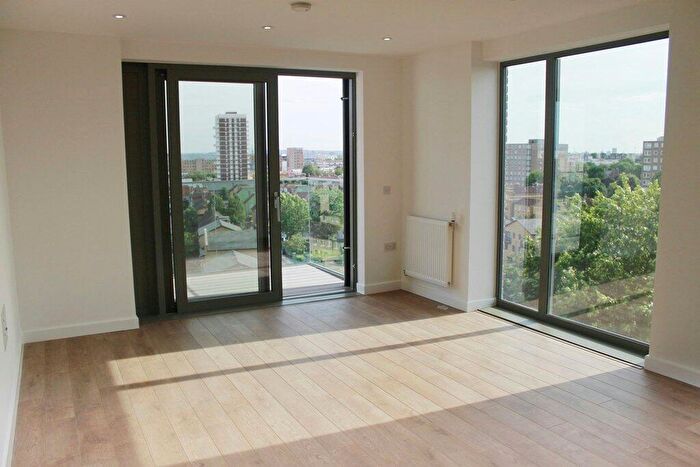 1 Bedroom Flat To Rent In Ben Jonson Road, Limehouse, London, E1