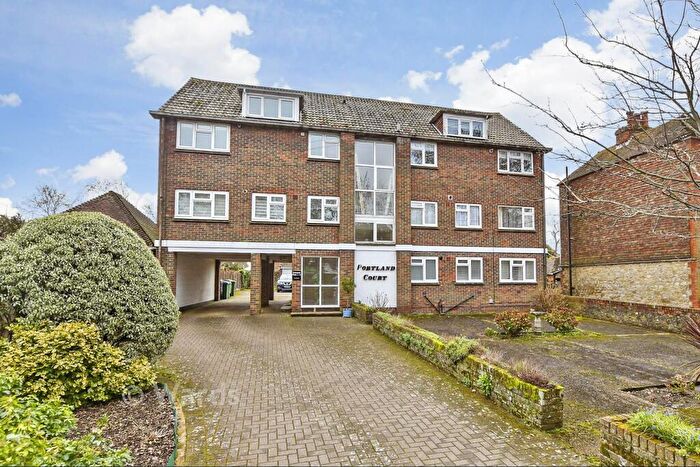2 Bedroom Flat For Sale In Dymchurch Road, Hythe, Kent, CT21