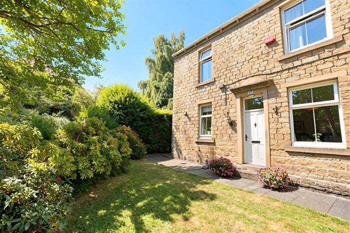 2 Bedroom End Of Terrace House For Sale In Hoults Lane, Greetland, Halifax, HX4