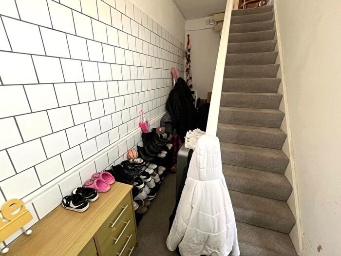 2 Bedroom Flat For Sale In New North Road, Exmouth, EX8