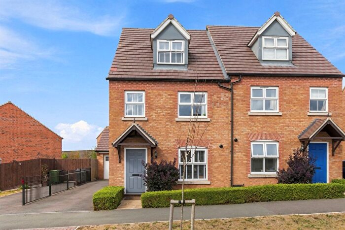 4 Bedroom Semi-Detached House For Sale In Barrowfield Drive, Stamford, PE9