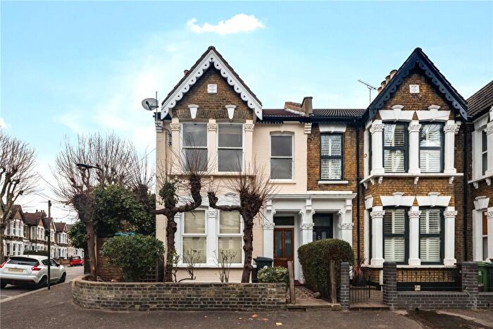 1 Bedroom Flat For Sale In Harold Road, Leytonstone, London, E11