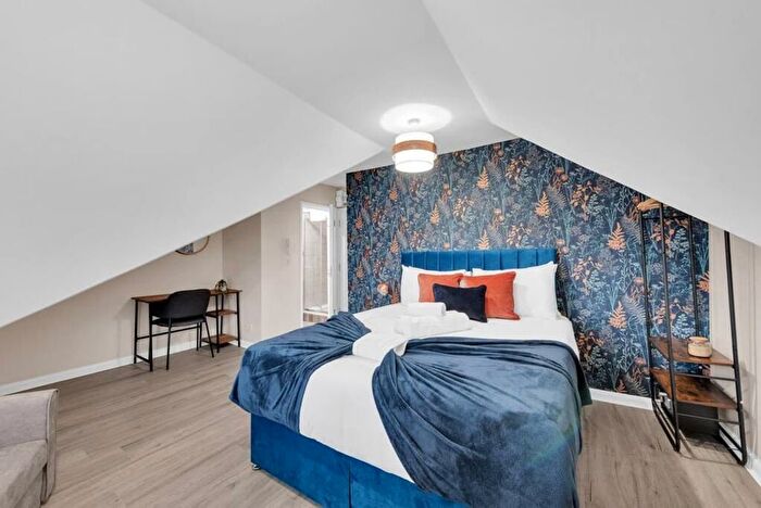 1 Bedroom Studio To Rent In Wightman Road, Haringey, London, N8