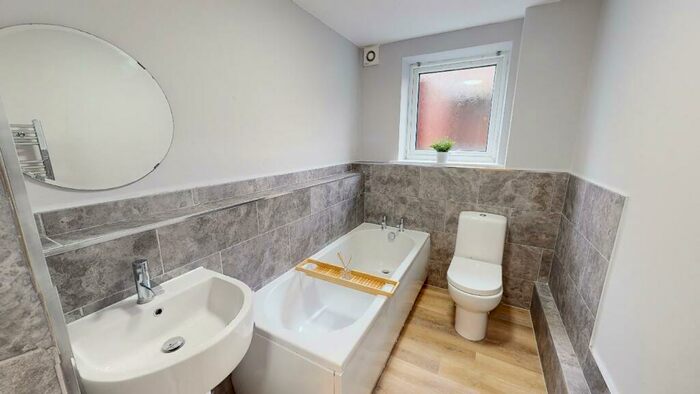 6 Bedroom Flat To Rent In Osborne Road, NE2