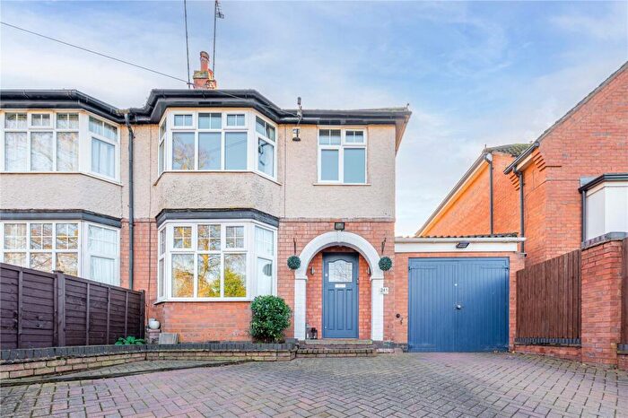 3 Bedroom Semi Detached House For Sale In Rugby Road, Leamington Spa, CV32