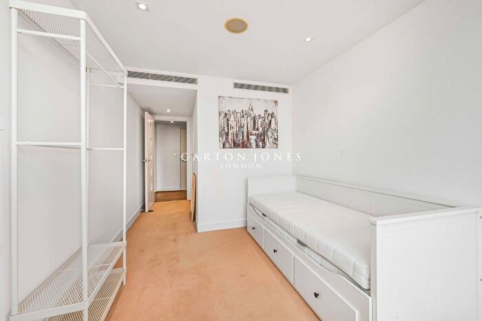 2 Bedroom Flat To Rent In Centurion Building, Queenstown Road, London, SW11