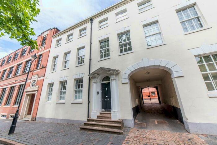 3 Bedroom Apartment To Rent In St Pauls Square, Birmingham, B3