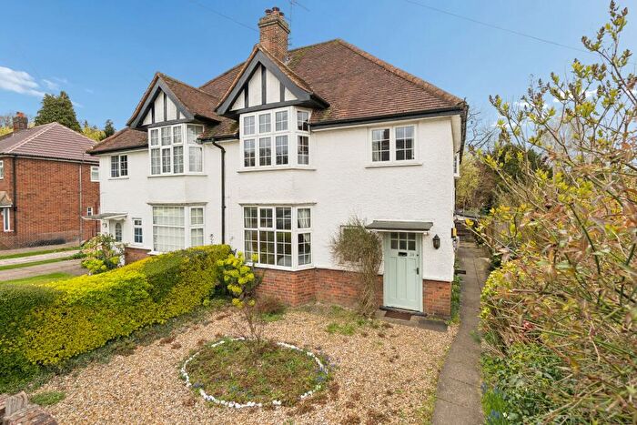 2 Bedroom Maisonette For Sale In Lexham Gardens, Amersham, HP6