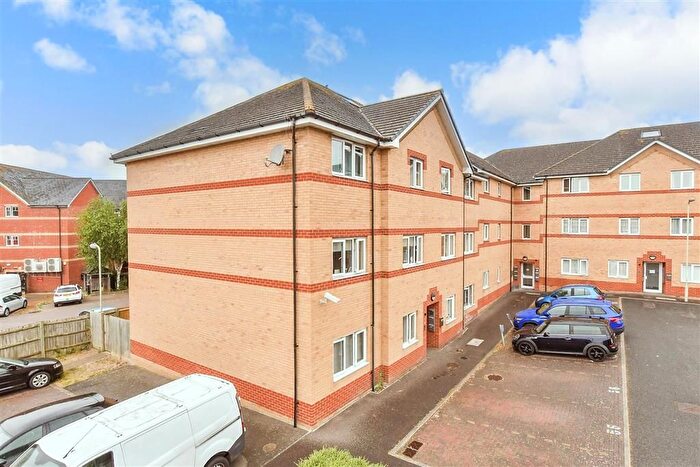 2 Bedroom Flat For Sale In Richmond Meech Drive, Kennington, Ashford, Kent, TN24