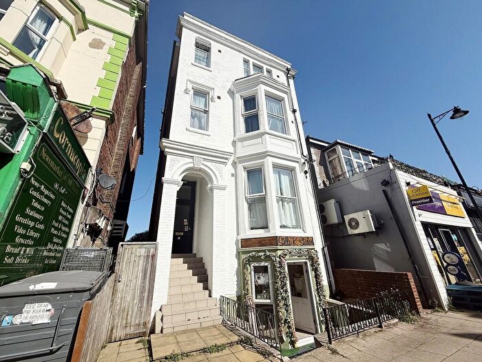 2 Bedroom Flat To Rent In Osborne Road, Southsea, PO5