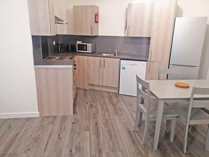 3 Bedroom Flat To Rent In Powdene House, Pudding Chare, City Centre, NE1