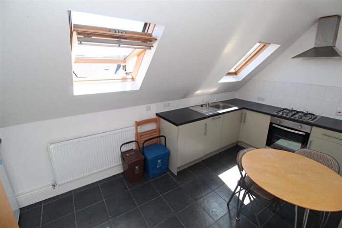 2 Bedroom Flat To Rent In Crwys Road, Cathays, Cardiff, CF24