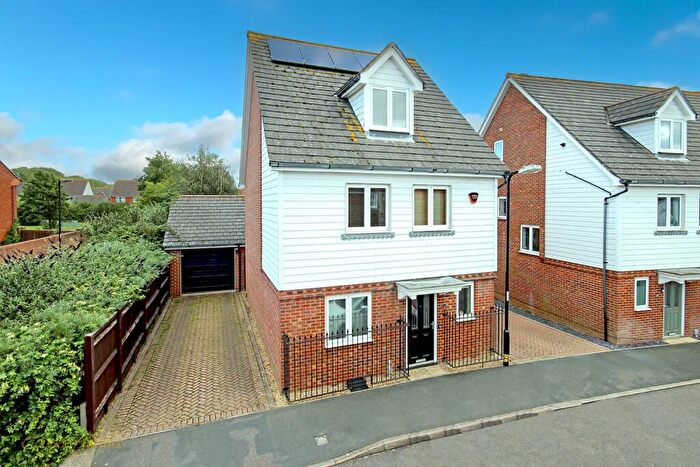 4 Bedroom Detached House For Sale In Roman Avenue, Angmering, BN16