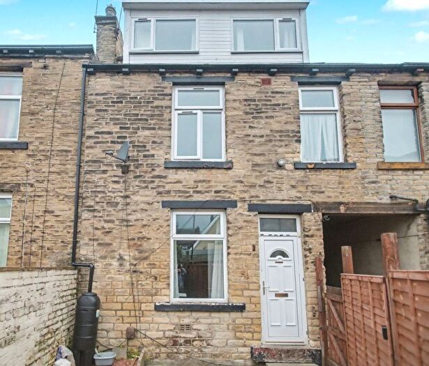 3 Bedroom End Terrace House For Sale In Oddy Street, Bradford, BD4