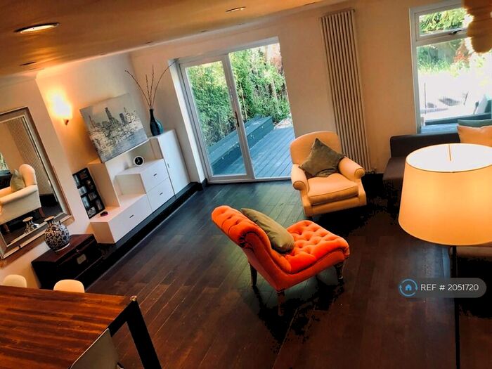 3 Bedroom Terraced House To Rent In Basevi Way, London, SE8