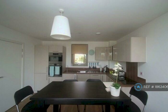 2 Bedroom Flat To Rent In Waterside Heights, London, E16