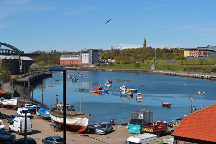 3 Bedroom Apartment To Rent In River View, Tyne And Wear, Low Street, Sunderland, SR1