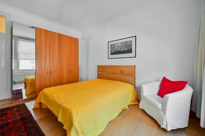 2 Bedroom Flat To Rent In Ridgmount Gardens, Bloomsbury, London, WC1E