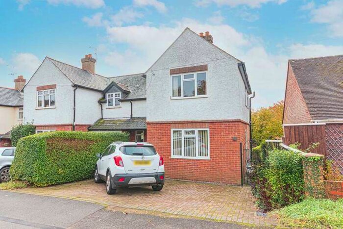 2 Bedroom House To Rent In Crowthorne, RG45