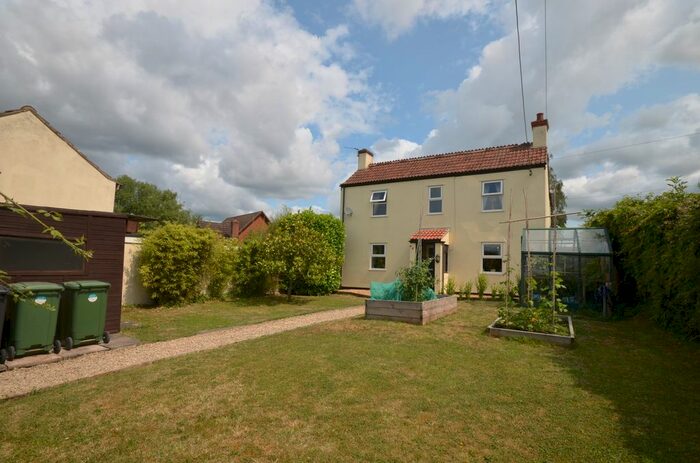 3 Bedroom Detached House For Sale In Yarnbrook, Trowbridge, BA14