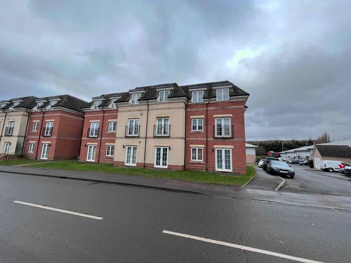 2 Bedroom Flat To Rent In Navarre Court, Primrose Hill, Kings Langley, WD4