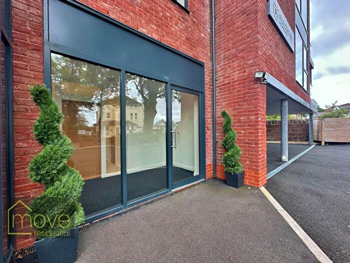 2 Bedroom Apartment For Sale In Mount Avenue, Heswall, CH60