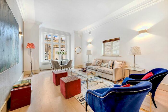 2 Bedroom Maisonette To Rent In Queens Gate, South Kensington, London, SW7
