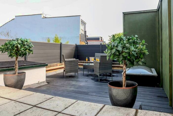 2 Bedroom Flat To Rent In White Hart Lane, Barnes, Richmond, SW13