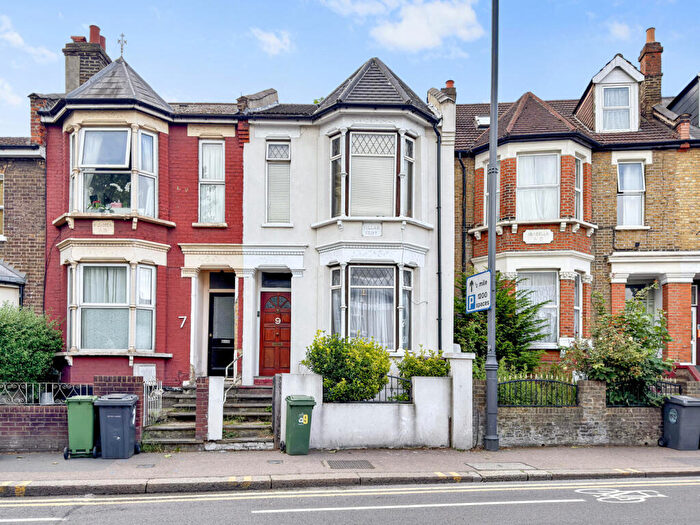 2 Bedroom Terraced House For Sale In Hoe Street, London, E17