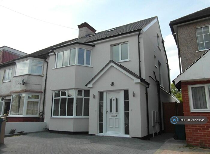 2 Bedroom Flat To Rent In Headstone Lane, Harrow, HA2