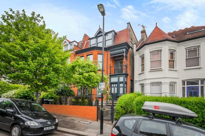 1 Bedroom Flat To Rent In Hillfield Avenue, Crouch End, London, N8