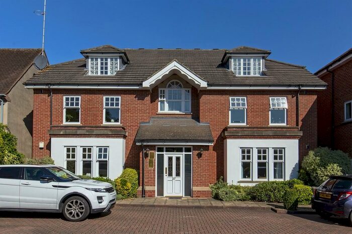 2 Bedroom Apartment To Rent In The Avenue, Wanstead, E11