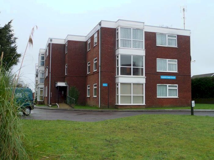 2 Bedroom Flat To Rent In Franklynn Road, Haywards Heath, RH16