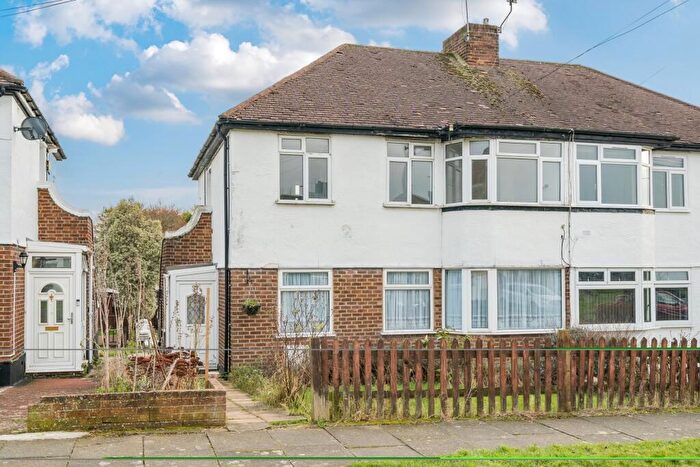 2 Bedroom Maisonette To Rent In Barnesdale Crescent Orpington, BR5