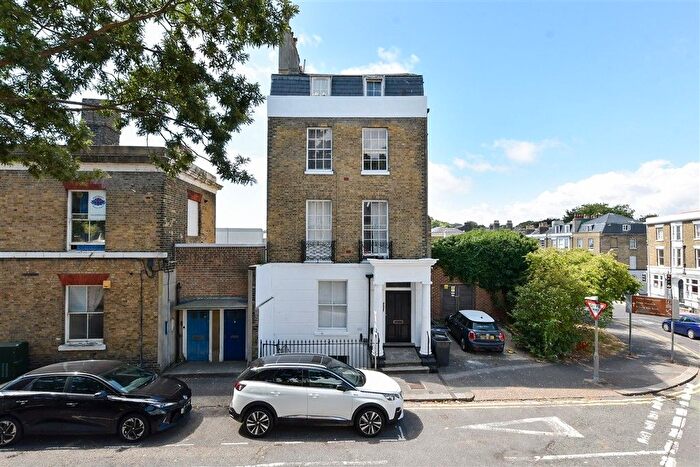 2 Bedroom Flat For Sale In Castle Hill Road, Dover, Kent, CT16