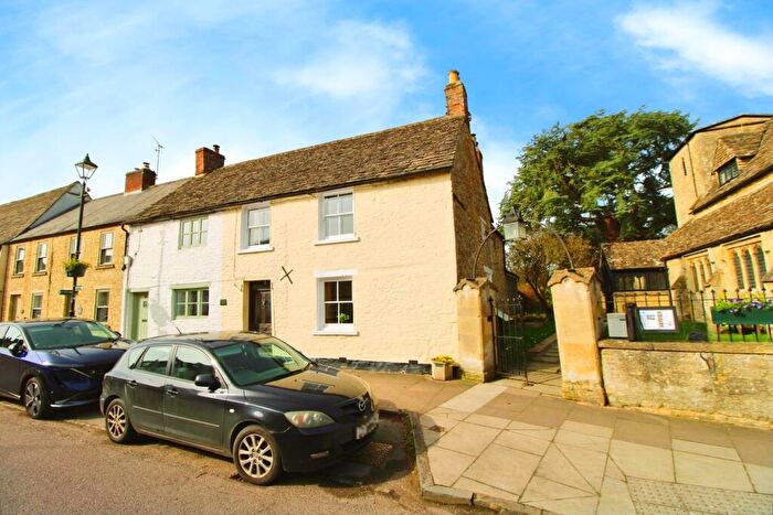 3 Bedroom End Of Terrace House For Sale In High Street, Cricklade, SN6