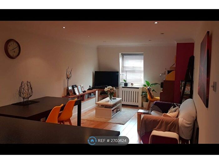 2 Bedroom Flat To Rent In High Street, Cheam, Sutton, SM3