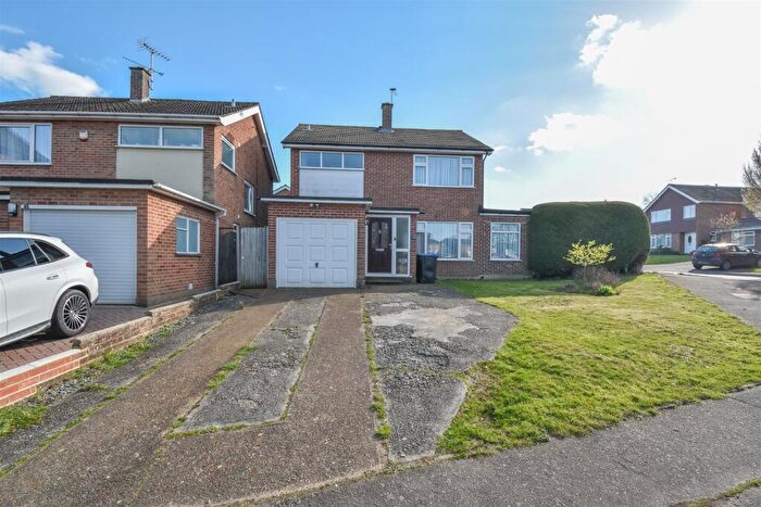 3 Bedroom Detached House For Sale In Green Walk, Ongar, CM5