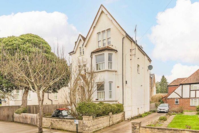 1 Bedroom Flat To Rent In Bridgeman Road, Teddington, TW11