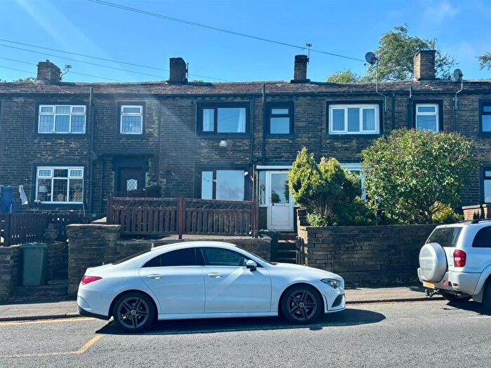 2 Bedroom Terraced House For Sale In Scarlet Heights, Queensbury, Bradford, BD13