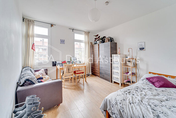 2 Bedroom Apartment To Rent In Stroud Green Road, Finsbury Park, London, N4