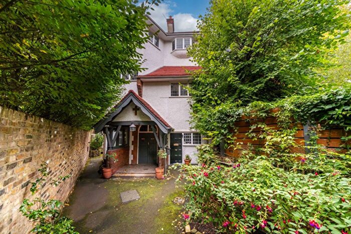 4 Bedroom Maisonette To Rent In Pembridge Place, Notting Hill, W2