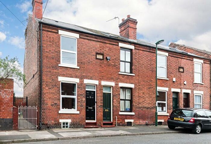 5 Bedroom House To Rent In Cycle Road, Nottingham, NG7